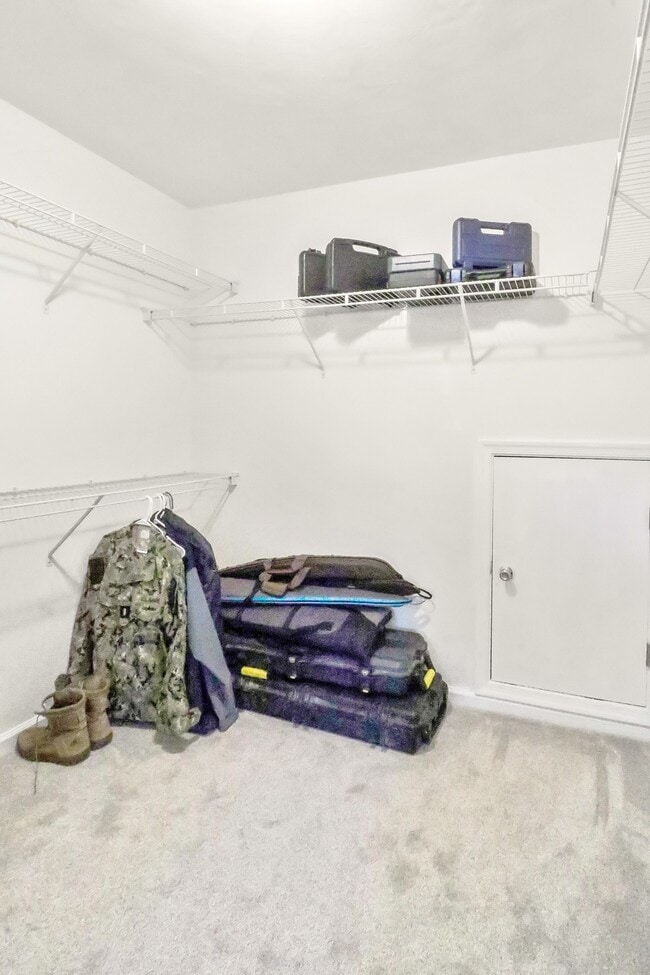 Building Photo - 1000 Pershing Ct