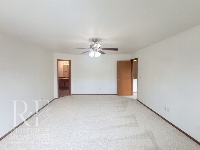 Building Photo - Spacious 4-Bedroom Home with Brand-New Carpet, Two Living Areas & Loft