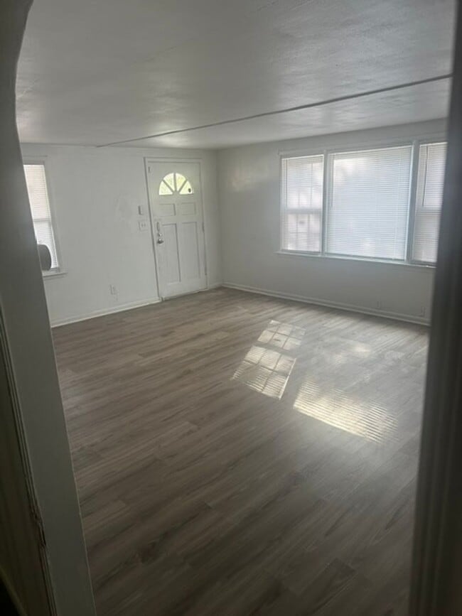 Building Photo - 8700 1/2 E Wilson Rd