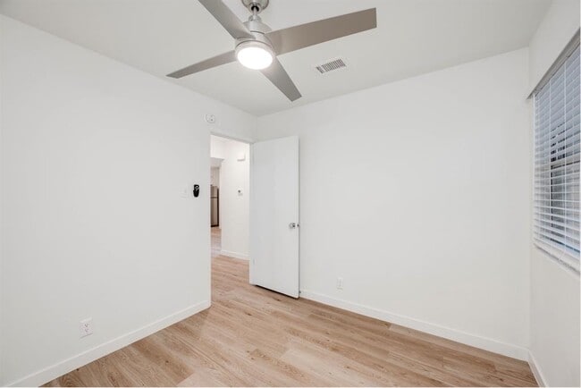 Building Photo - 906 Airoso Cove