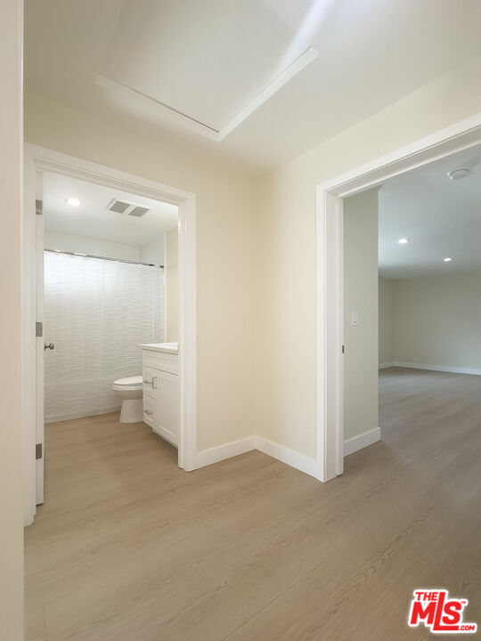 Building Photo - 2718 W 70th St