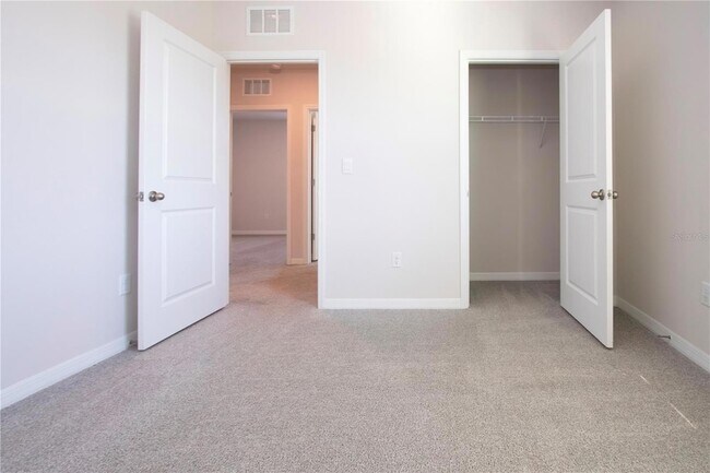 Building Photo - 3513 Hilltop Cir