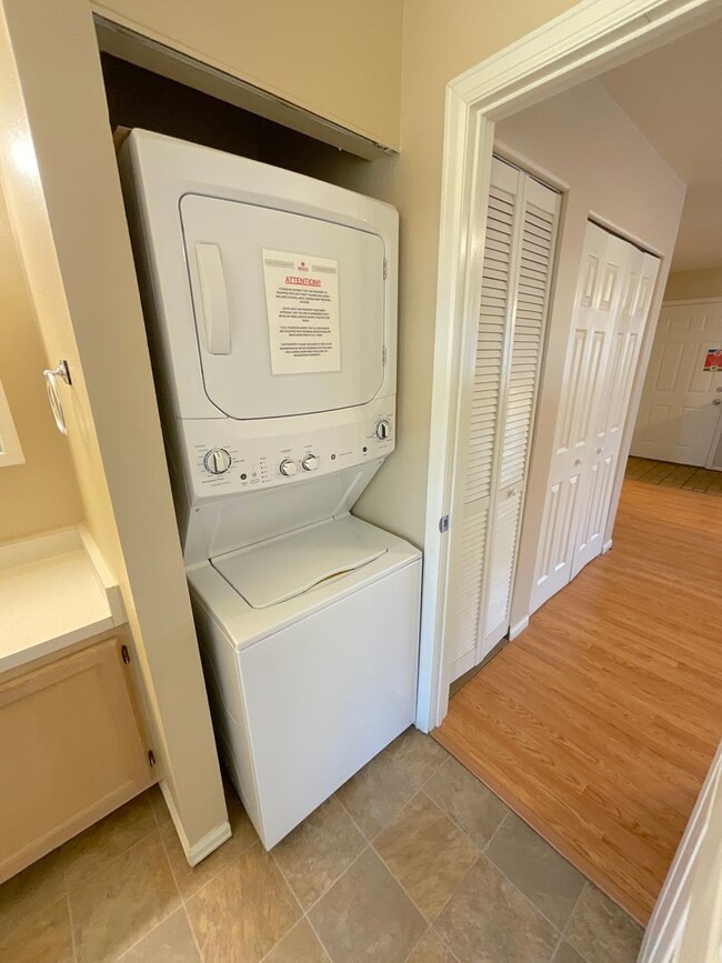 Building Photo - 1 Bedroom Townhome Available Near N Academy Blvd and Vickers Dr!