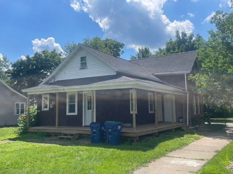 Exterior - 1001 S 4th Ave