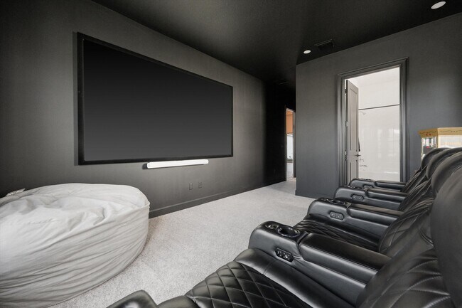 Building Photo - 4727 Estates Cir