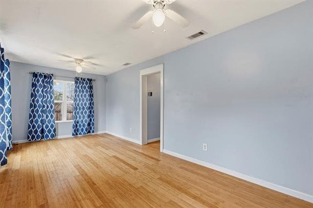 Building Photo - 8910 San Leandro Dr