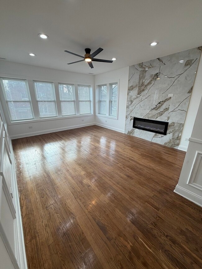 Building Photo - 1048 W Marquette Rd