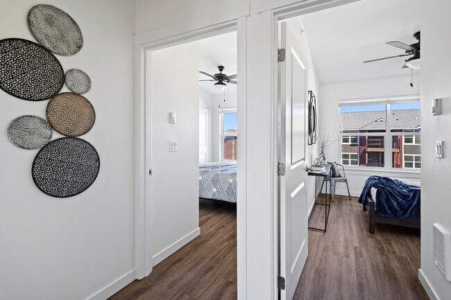 Building Photo - Summer Savings are Here! $500 Rent Credit ...
