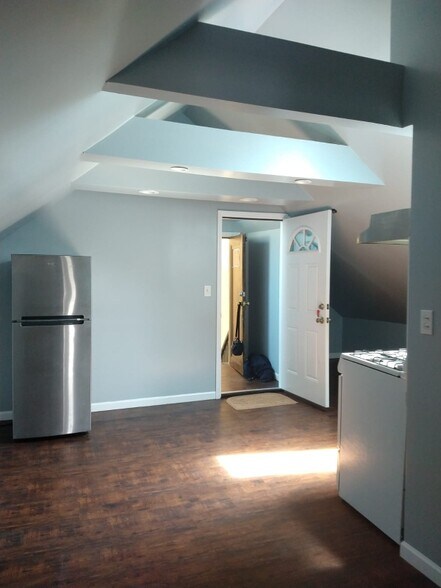 Building Photo - 2407 S Drake Ave
