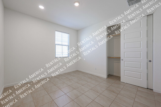 Building Photo - 4806 S 110th Ave
