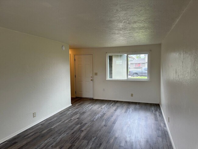 Building Photo - 776-778 W. Quinalt St.