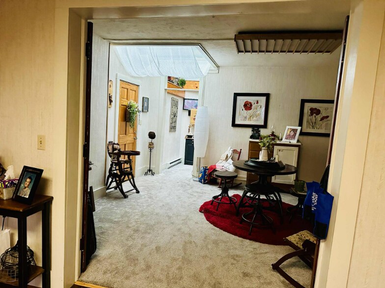 Building Photo - 160 N Main St