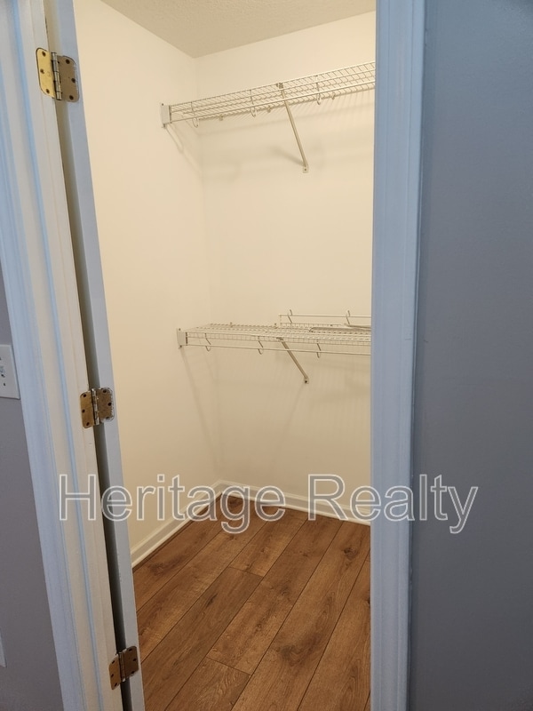 Building Photo - 4820 Poplar Crest Way