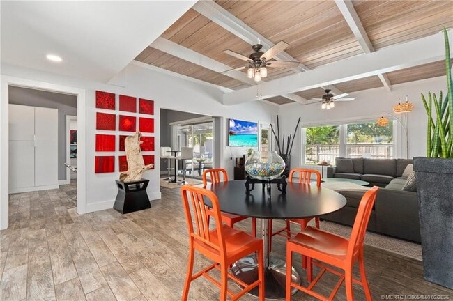 Building Photo - 530 S Manor Dr