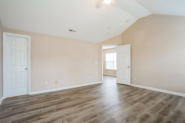 Building Photo - 820 Willow Bay Dr