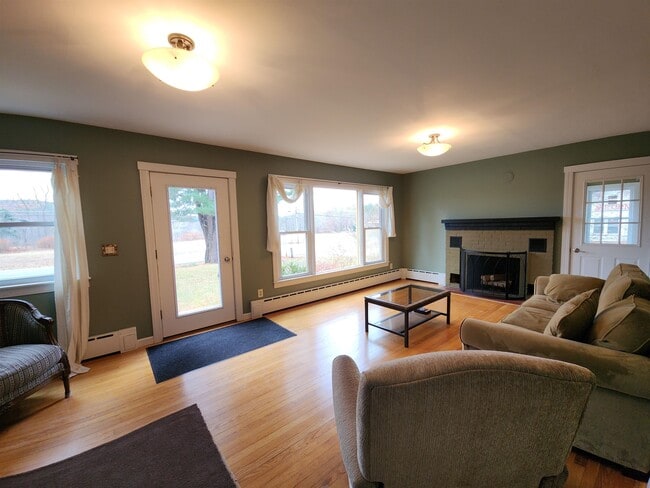 Building Photo - 907 W Swanzey Rd