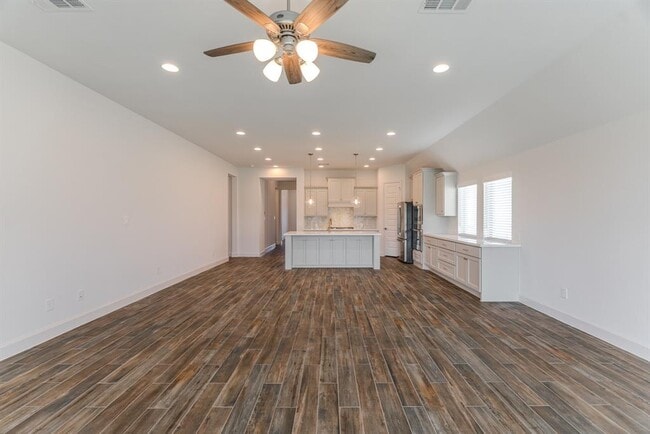 Building Photo - 15835 Wild Rose Bnd Dr