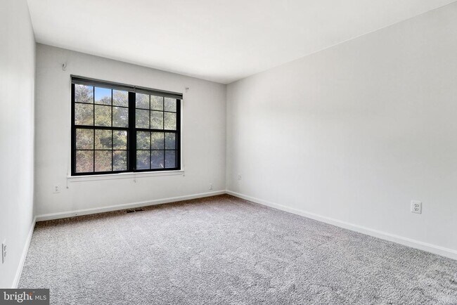 Building Photo - 3964 Rosebay Ct