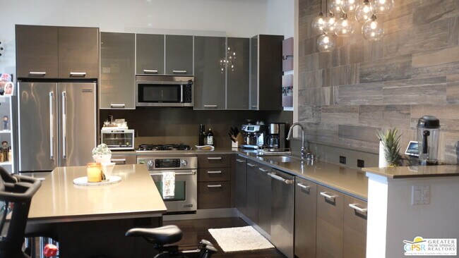 Building Photo - 13320 Beach Ave