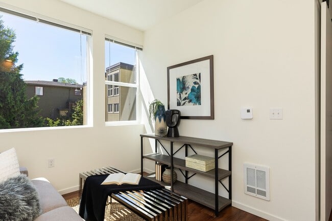 Interior Photo - Vue on Harvard