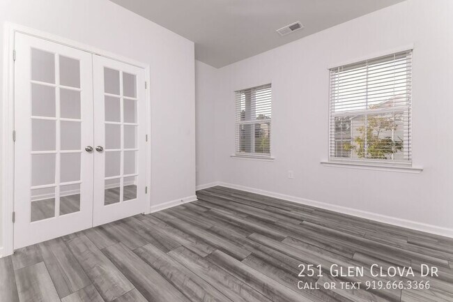 Building Photo - 251 Glen Clova Dr