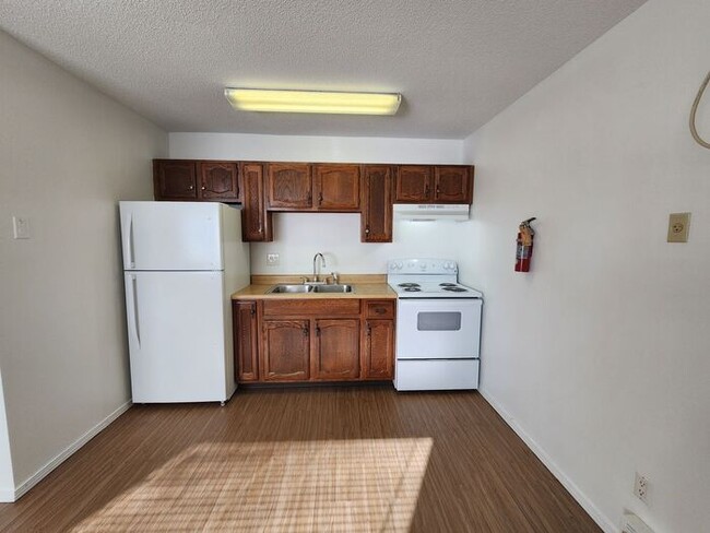 Building Photo - One-bedroom apartment located near Honey C...