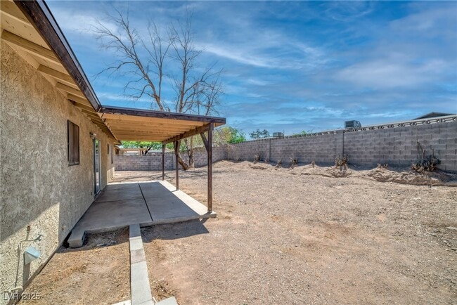 Building Photo - 540 Longtree Ave