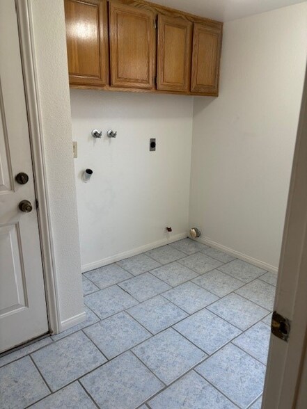 Building Photo - 43427 Buena Vista Way