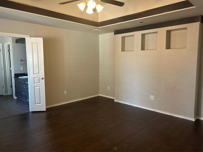 Building Photo - 16109 Sonoma Lake Blvd