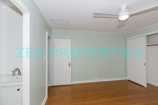 Building Photo - 3167 Charles St