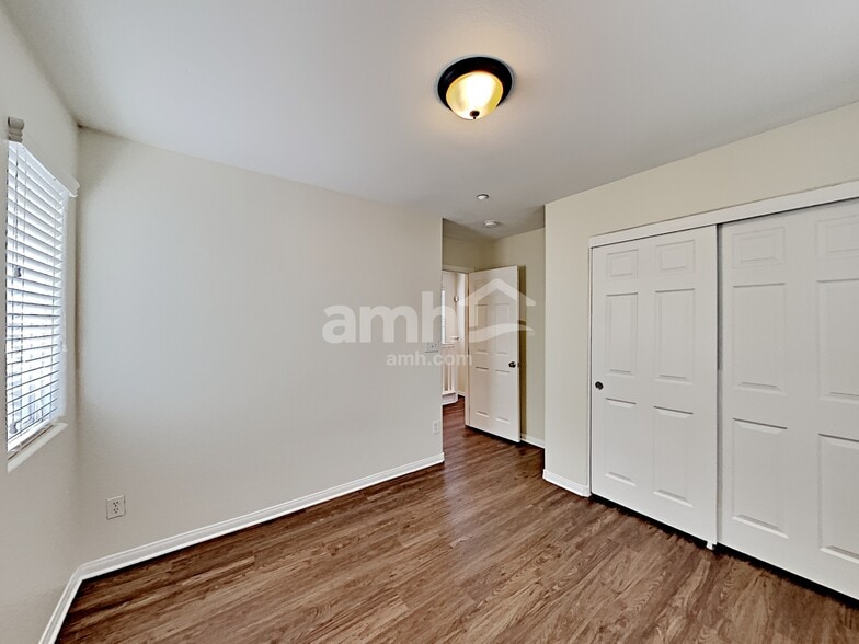 Building Photo - 8936 Sally Rose Ave