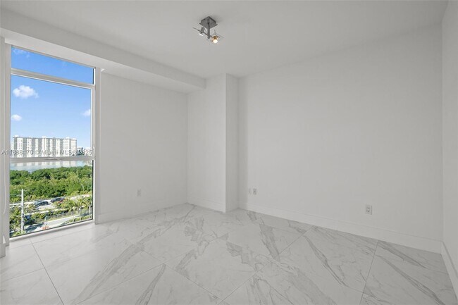 Building Photo - 400 Sunny Isles Blvd