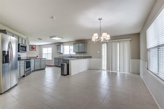 Building Photo - 2017 Laughlin Rd