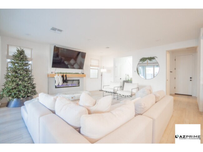 Building Photo - Exceptional Fully Furnished 5/2.5 Mesa Home in Cadence with Pool &amp; Loft!