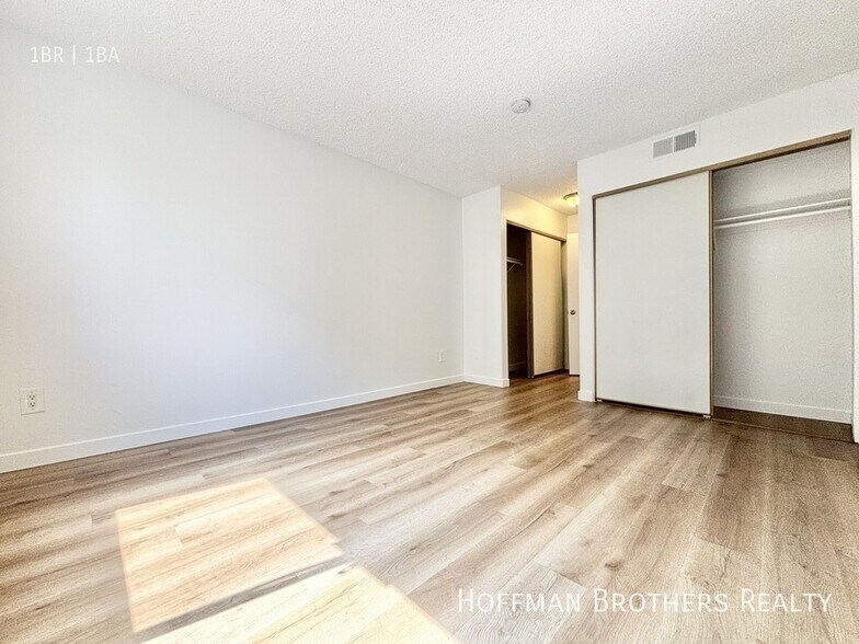 Building Photo - 11817 Victory Blvd