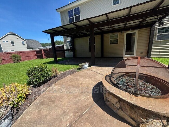 Building Photo - 438 Roanoke Dr
