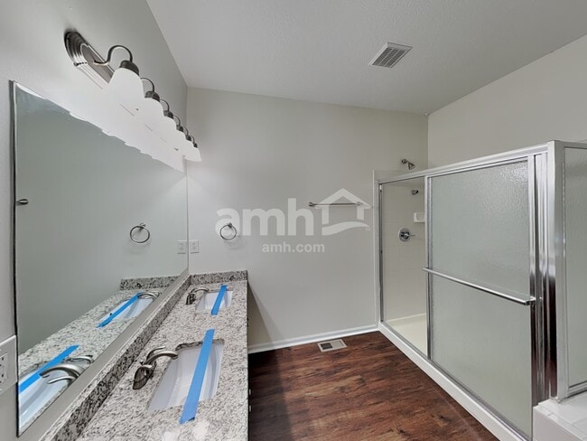 Building Photo - 210 Cherry Tree Ln