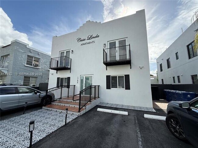 Building Photo - 1786 SW 9th St