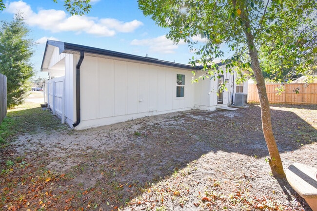 Building Photo - 189 Deltona Blvd