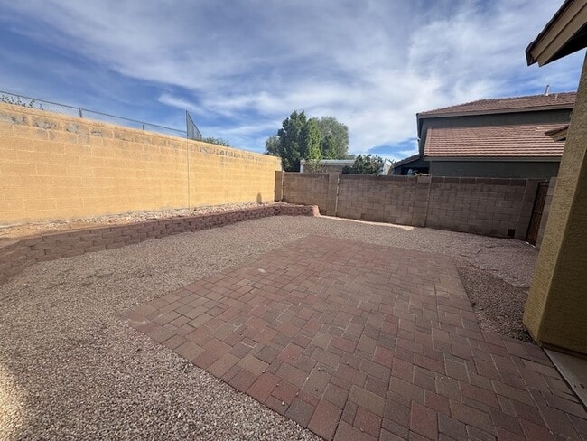 Building Photo - Desert Ridge House