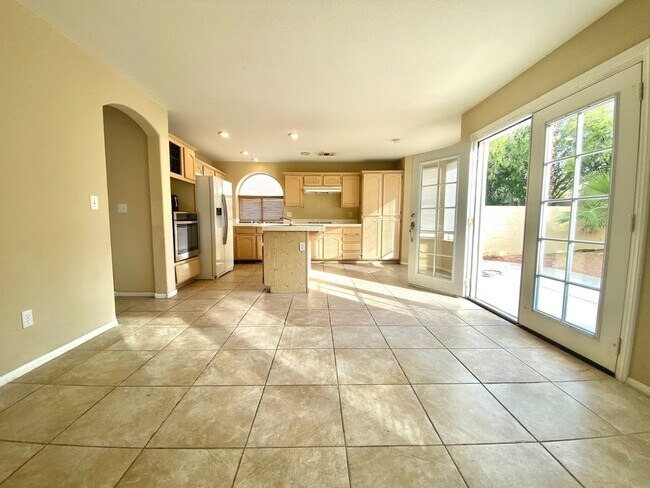 Building Photo - 8009 Dover Shores Ave