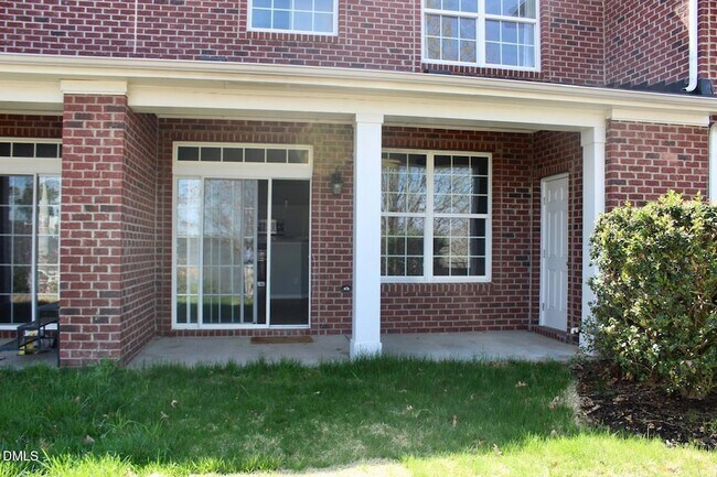 Building Photo - 318 Longchamp Ln