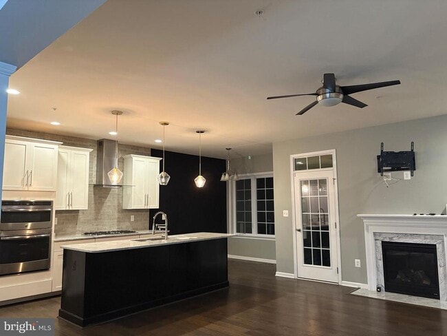 Building Photo - 4204 Lariat Way