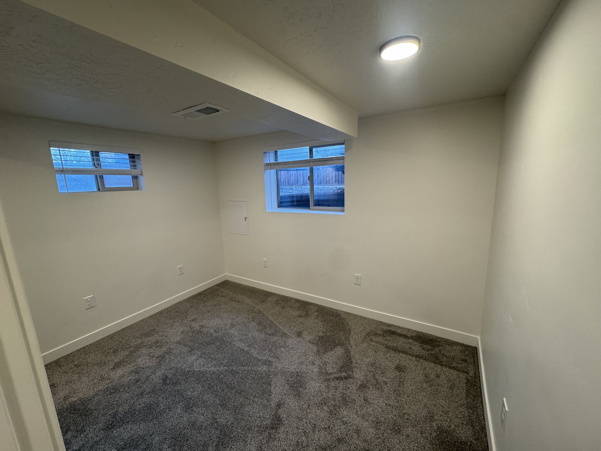 Basement Bedroom - 312 E Donna Cir