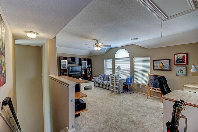 Building Photo - 11114 Sherwood Garden Dr