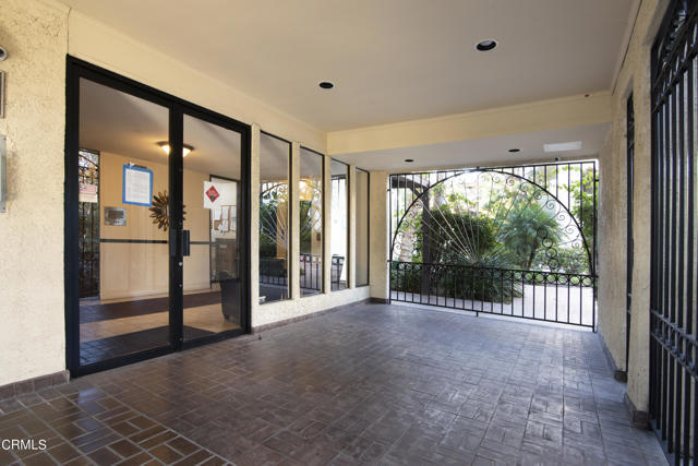 Building Photo - 497 E California Blvd