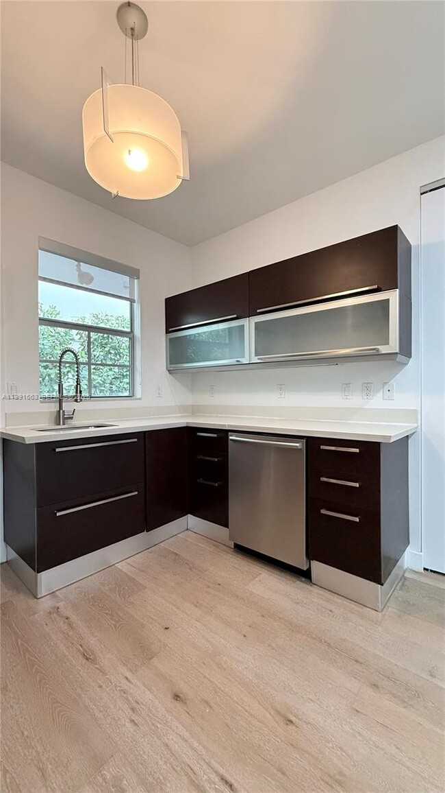 Building Photo - 2031 Meridian Ave