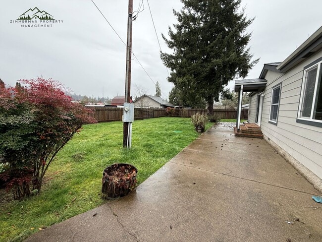 Building Photo - Charming 3-bedroom, 2-bathroom manufacture home located in Cottage Grove