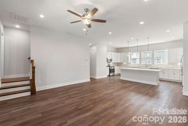 Building Photo - 417 Prine Pl