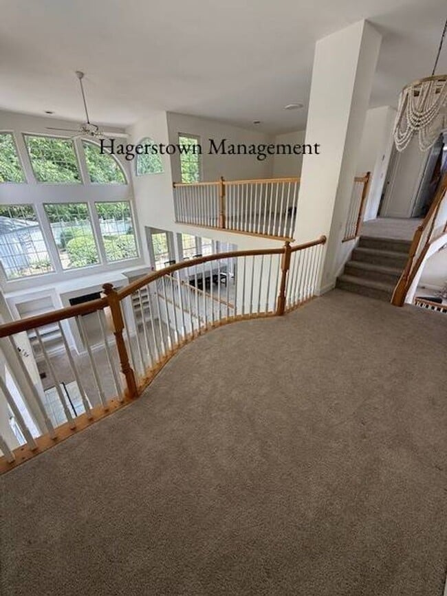 Building Photo - Luxury Home in Woodbridge